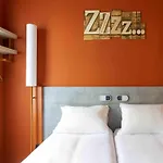 Ibis Budget Sud Pres D'arenes 2*