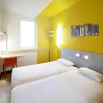 Ibis Budget Sud Pres D'arenes מונפלייה