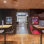 Hotel Ibis Budget Sud Près D'arènes 2*