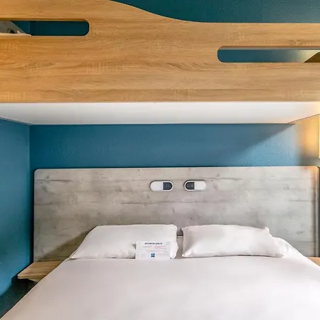 Ibis Budget Sud Près D'arènes Hotel 2*