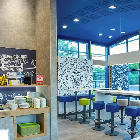 Ibis Budget Sud Pres D'arenes Hotel