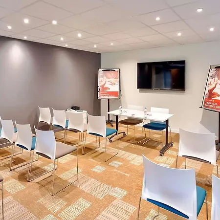 Ibis Budget Sud Près D'arènes Hotel