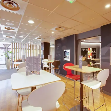 Hotel Ibis Budget Sud Pres D'arenes