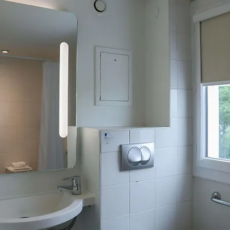 Ibis Budget Sud Pres D'arenes 2* Montpellier