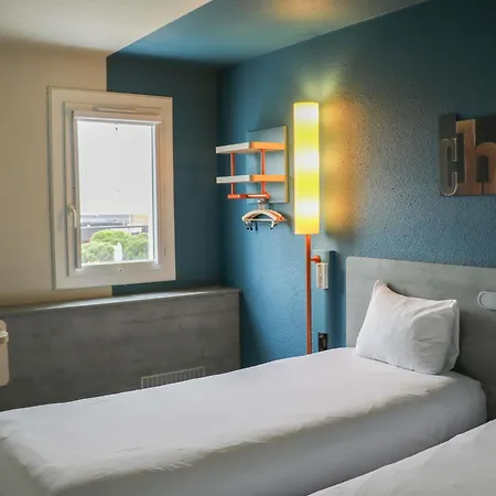 Отель Ibis Budget Sud Pres D'arenes