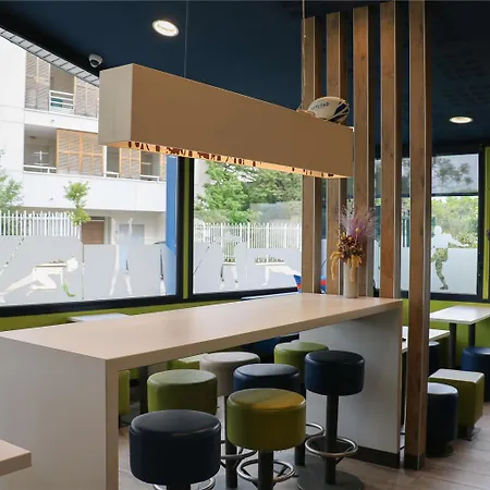 Hotel Ibis Budget Sud Pres D'arenes