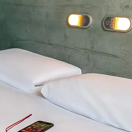 Ibis Budget Sud Pres D'arenes Hotel