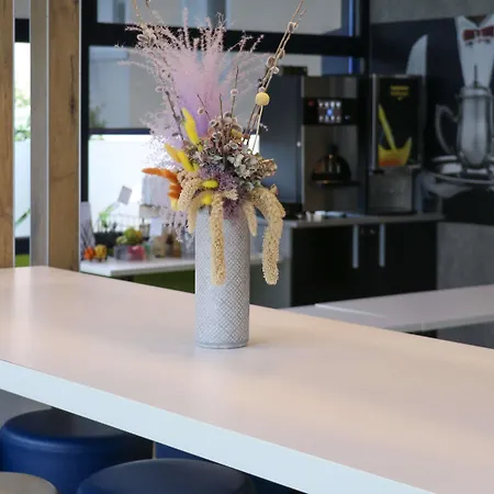 Ibis Budget Sud Pres D'arenes