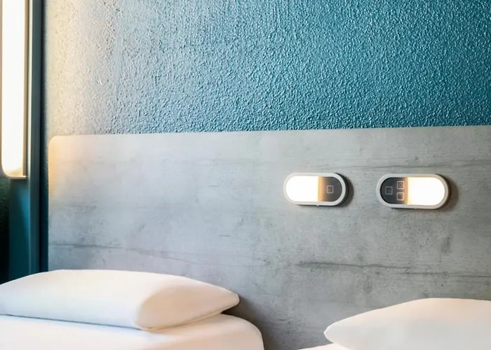 Hotel Ibis Budget Sud Près D'arènes 2*