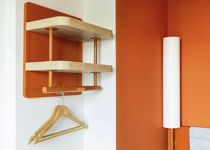 Hotel Ibis Budget Sud Près D'arènes 2*