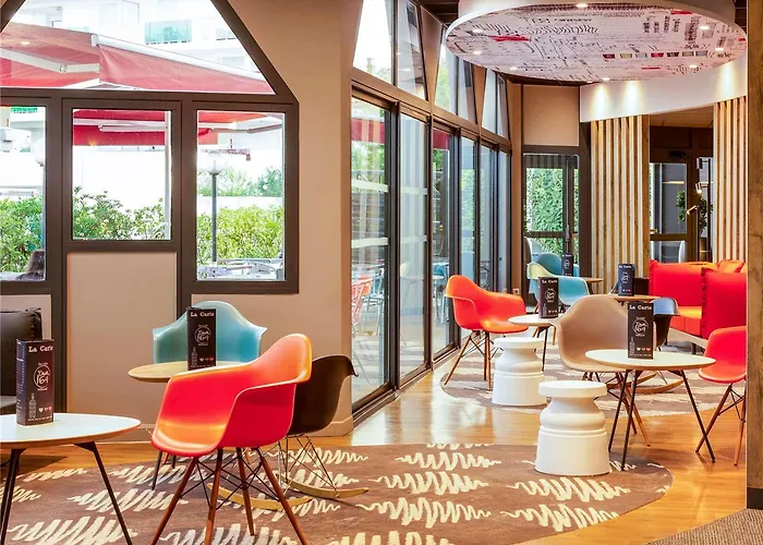 Hotel Ibis Budget Sud Pres D'arenes 2*