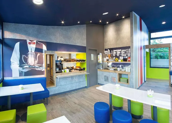 Hotel Ibis Budget Sud Près D'arènes 2*