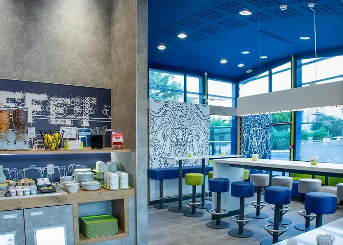 Hotel Ibis Budget Sud Près D'arènes