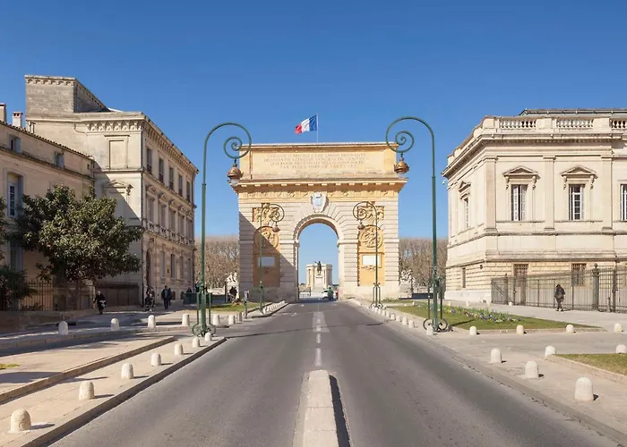 Ibis Budget Sud Près D'arènes 2*